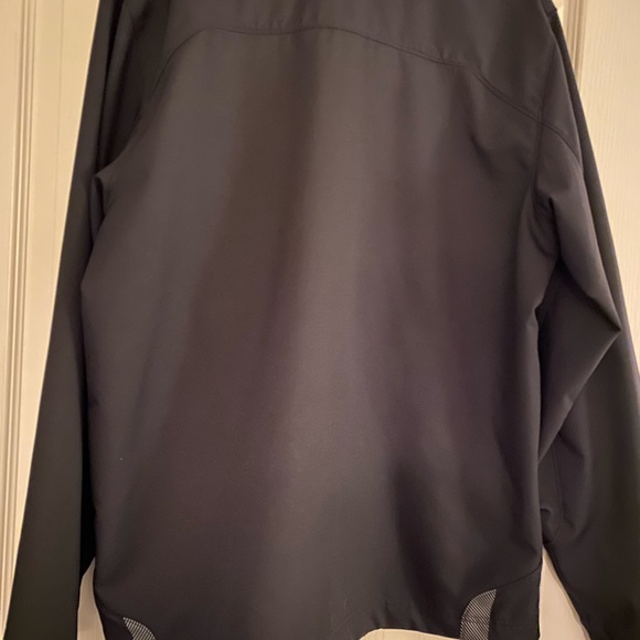 Black men’s Nike medium full zip golf rain jacket. - Picture 5 of 5